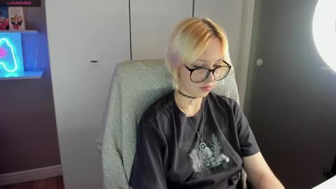 Snapshot of starelli chatting on May 18, 2026, 8:36 pm Kate online show from May 18, 2026, 8:36 pm