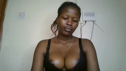 staria_diva online show from December 2, 2025, 9:43 pm