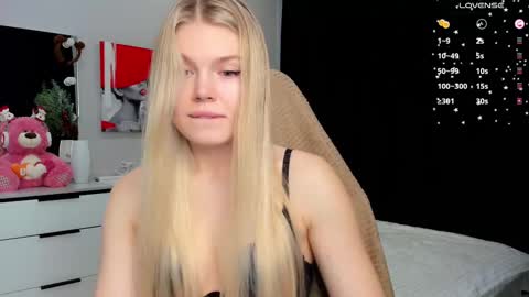 Snapshot of starlight_2004 chatting on February 10, 2025, 4:19 am Caroline online show from February 10, 2025, 4:19 am