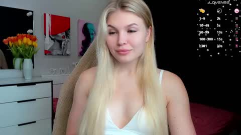 Snapshot of starlight_2004 chatting on March 10, 2025, 5:22 am Caroline online show from March 10, 2025, 5:22 am