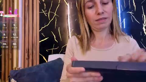 starlight_mature11_aws online show from July 21, 2026, 8:55 pm
