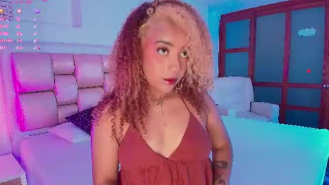 Snapshot of starlightsss_ chatting on June 20, 2026, 2:20 pm . online show from June 20, 2026, 2:20 pm