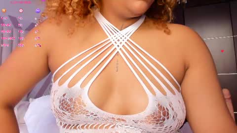 Snapshot of starlightsss_ chatting on June 26, 2026, 4:55 pm . online show from June 26, 2026, 4:55 pm