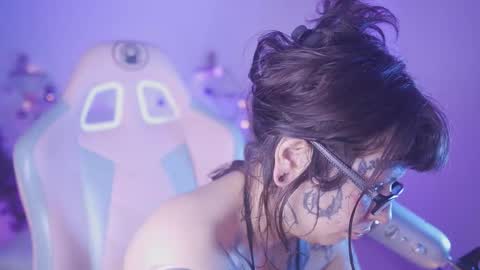 Yoko online show from October 16, 2025, 1:23 pm