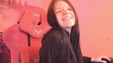 Stasia online show from December 15, 2025, 12:31 pm