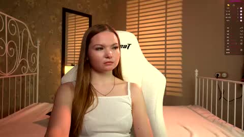 Snapshot of stayin_alive_ chatting on January 9, 2026, 9:01 am Angela - our tg channel online show from January 9, 2026, 9:01 am