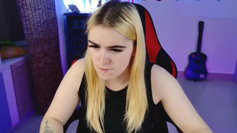 Snapshot of stef_nicks chatting on September 20, 2025, 9:32 am stef_nicks online show from September 20, 2025, 9:32 am
