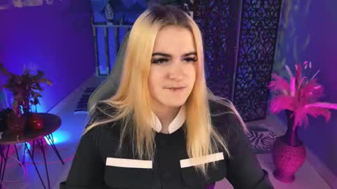 Snapshot of stef_nicks chatting on October 3, 2025, 9:06 am stef_nicks online show from October 3, 2025, 9:06 am