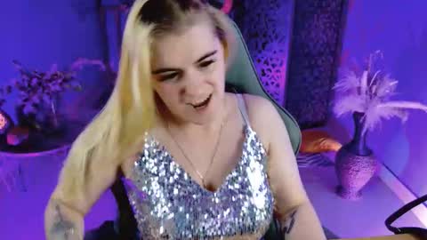 Snapshot of stef_nicks chatting on October 16, 2025, 9:21 am stef_nicks online show from October 16, 2025, 9:21 am