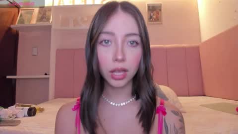 Stefa Gomez  online show from November 3, 2025, 12:17 pm