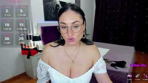 Snapshot of stefanawinter chatting on June 24, 2026, 11:09 am StefanaWinter online show from June 24, 2026, 11:09 am