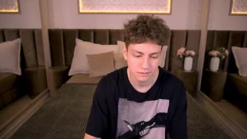 Snapshot of stefanbev chatting on February 12, 2026, 7:53 pm Esrefan online show from February 12, 2026, 7:53 pm