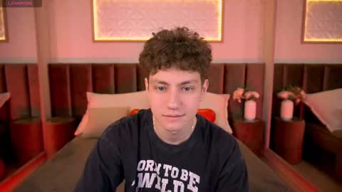 Snapshot of stefanbev chatting on February 20, 2026, 7:58 pm Esrefan online show from February 20, 2026, 7:58 pm