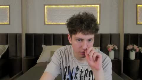 Snapshot of stefanbev chatting on February 27, 2026, 7:58 pm Esrefan online show from February 27, 2026, 7:58 pm