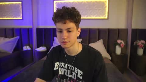 Esrefan online show from March 21, 2026, 8:01 pm