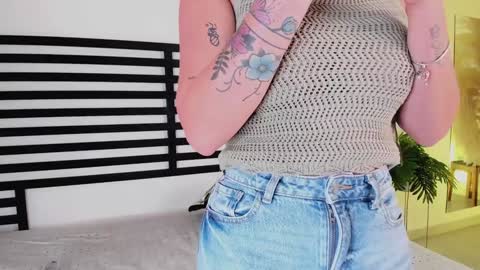 Stefanny   online show from December 13, 2024, 4:05 pm