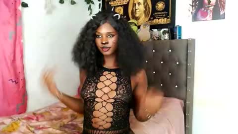 stefanny beautiful online show from November 1, 2025, 3:19 am
