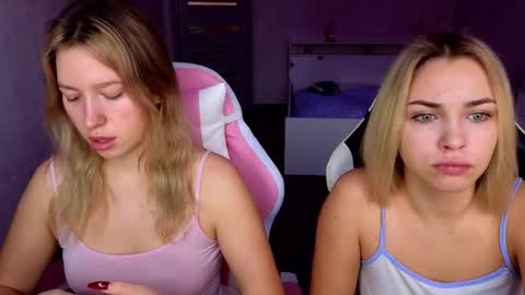 stefany_and_bettany online show from November 8, 2025, 10:26 am