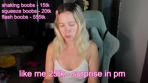 stefany_and_bettany online show from May 19, 2026, 2:34 pm