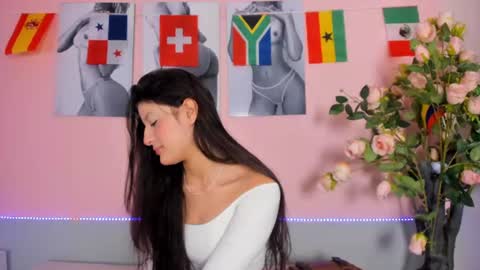 Snapshot of stefany_gonzales_ chatting on July 18, 2026, 1:26 pm Stefany online show from July 18, 2026, 1:26 pm
