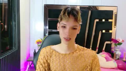 stefany piink online show from March 17, 2026, 12:19 pm