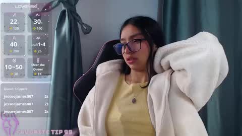 Stefanny lopez online show from October 2, 2025, 11:28 am