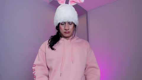 Stefany Bratz online show from April 14, 2026, 5:02 am