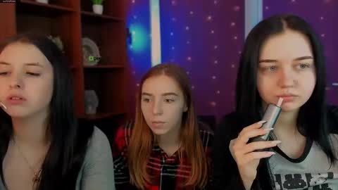 Snapshot of stella_flower chatting on February 4, 2026, 12:22 pm stella_flower online show from February 4, 2026, 12:22 pm