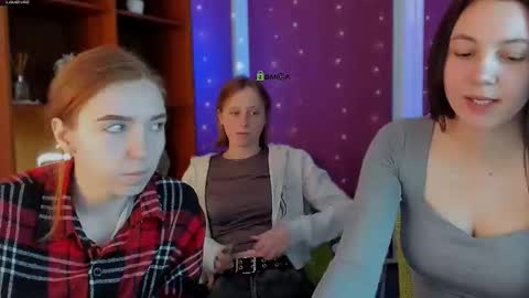 Snapshot of stella_flower chatting on February 7, 2026, 7:34 am stella_flower online show from February 7, 2026, 7:34 am