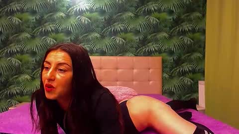 Stella John online show from November 22, 2025, 5:06 am