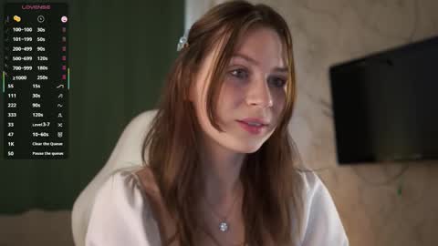 Snapshot of stella_of_steel chatting on September 15, 2025, 8:47 am Stella online show from September 15, 2025, 8:47 am