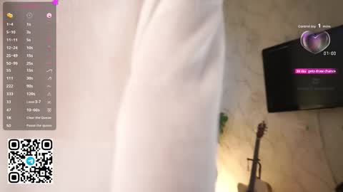 Snapshot of stella_of_steel chatting on October 17, 2025, 8:50 am Stella online show from October 17, 2025, 8:50 am