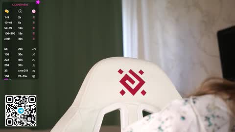 Snapshot of stella_of_steel chatting on October 26, 2025, 10:10 am Stella online show from October 26, 2025, 10:10 am