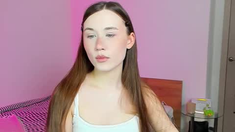 stella_sunny online show from November 4, 2025, 4:22 am