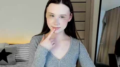 stella_sunny online show from March 12, 2026, 12:06 am