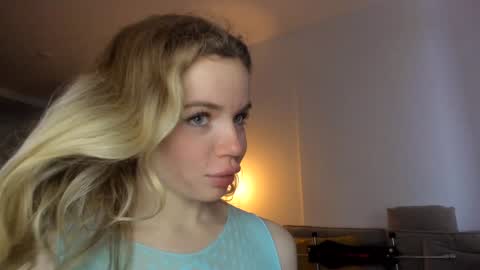 Asella online show from December 15, 2024, 9:13 am