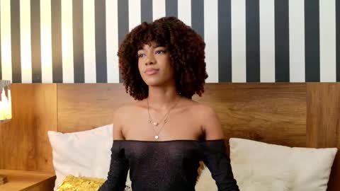 S T E L L A online show from October 23, 2025, 10:52 pm