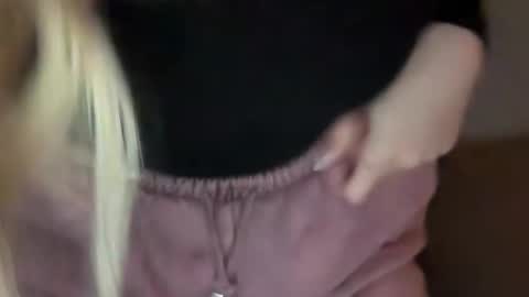 Stella Bella online show from November 13, 2025, 12:09 am