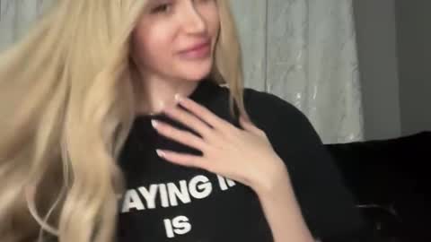 Stella Bella online show from February 6, 2026, 7:23 am