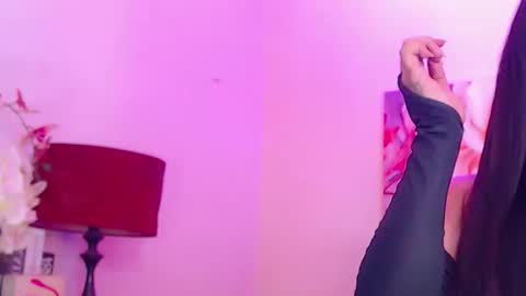 CALL ME STELLA online show from April 17, 2026, 10:40 am