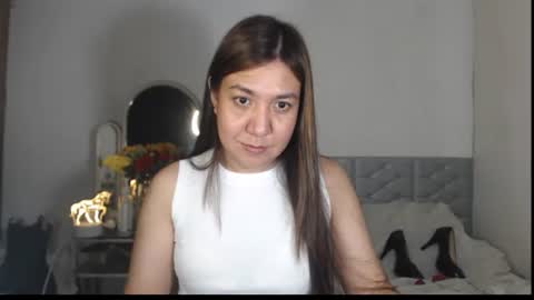 Stella online show from November 10, 2025, 7:02 pm