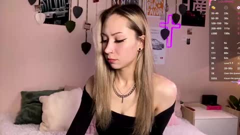 Alexia online show from May 17, 2026, 3:15 am