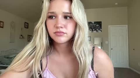 stellaraexox online show from September 17, 2025, 11:06 pm