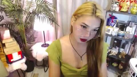 Stella sweet online show from April 14, 2026, 5:46 am