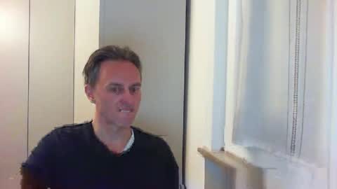 Snapshot of sten015 chatting on January 27, 2025, 4:43 pm sten015 online show from January 27, 2025, 4:43 pm