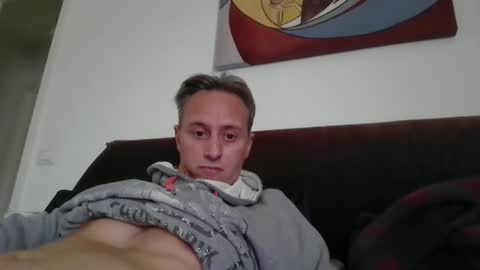 sten015 online show from November 11, 2025, 2:06 pm