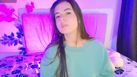 Snapshot of stepha_sweet chatting on May 20, 2026, 3:24 am Emma online show from May 20, 2026, 3:24 am