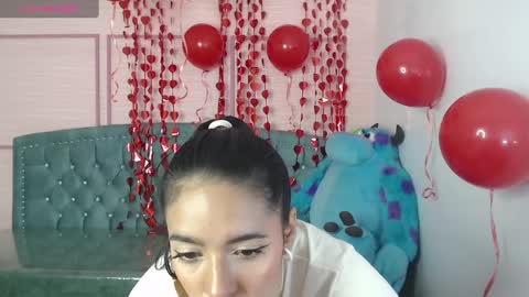 Stephania online show from February 15, 2025, 1:38 pm