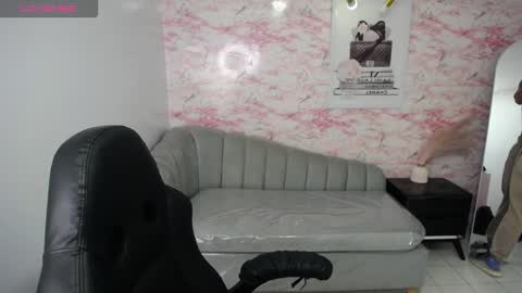 Stephania online show from October 26, 2025, 12:44 pm