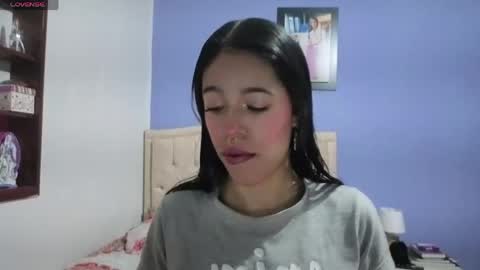 Snapshot of stephania_t chatting on May 4, 2026, 3:41 pm Stephania online show from May 4, 2026, 3:41 pm